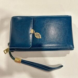 Blue Leather Zip Around Accordion Wallet Wristlet with Smart Phone Compartment